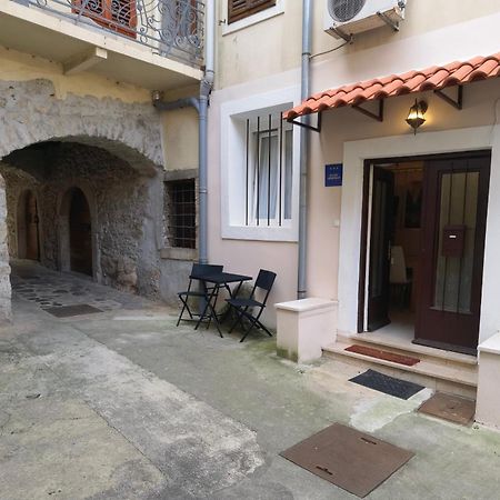 Apartment Zlatko , Ten Steps To The Sea Opatija Exteriör bild