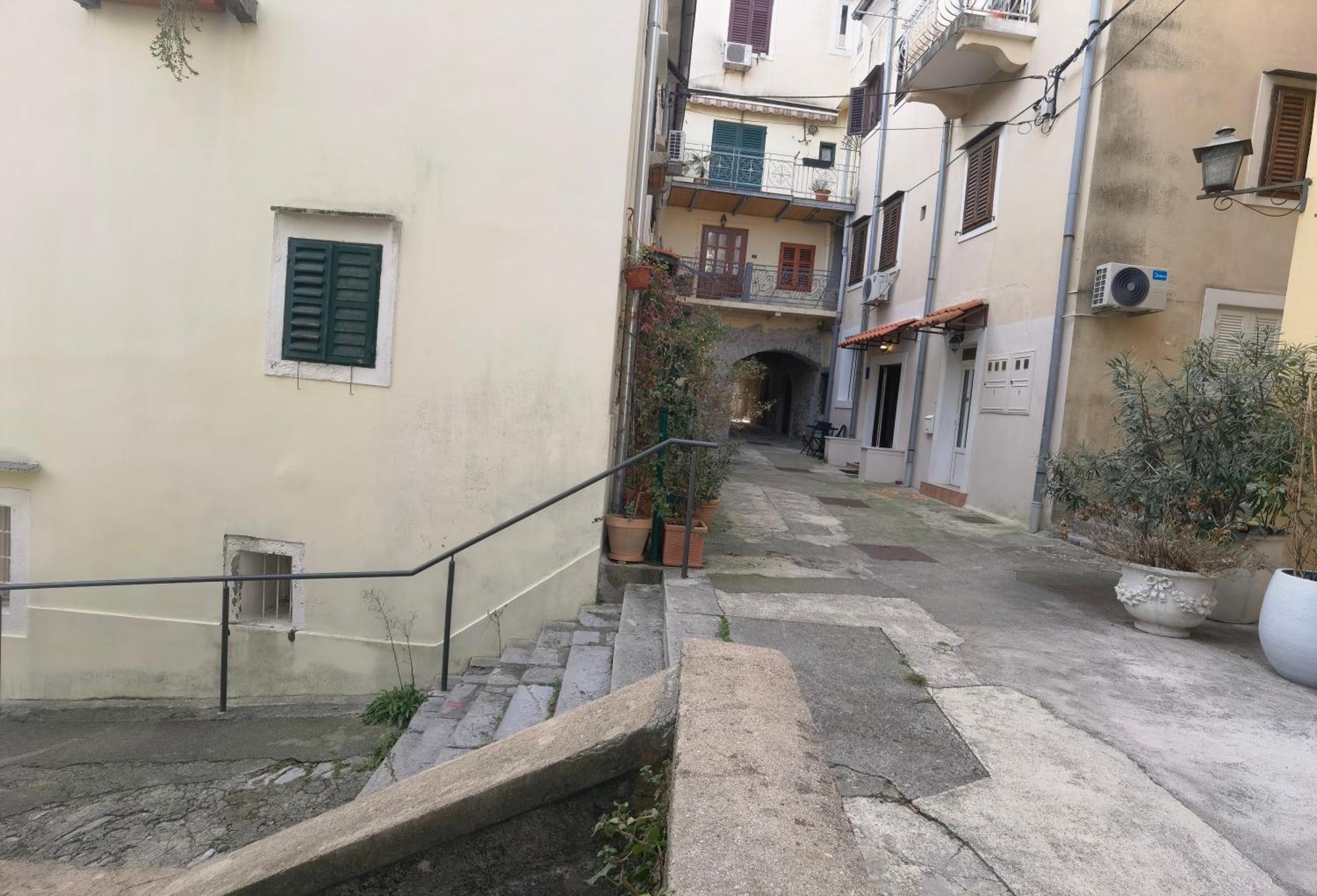 Apartment Zlatko , Ten Steps To The Sea Opatija Exteriör bild