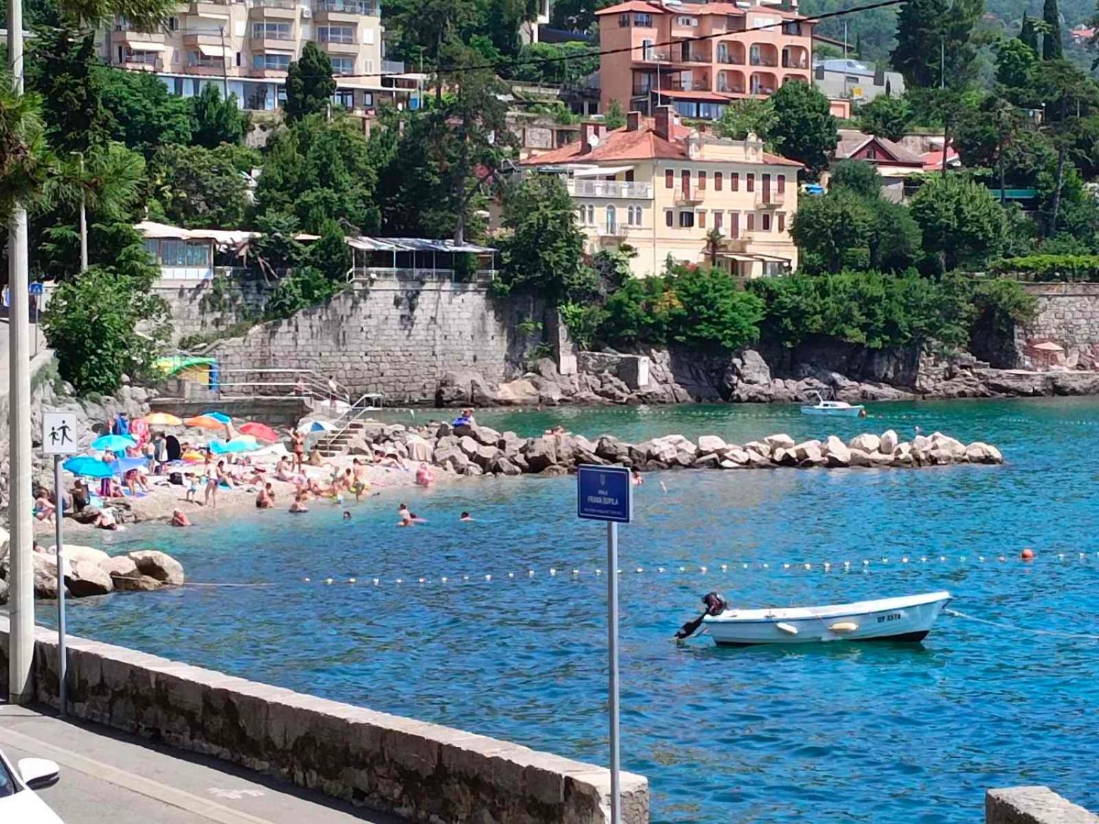 Apartment Zlatko , Ten Steps To The Sea Opatija Exteriör bild