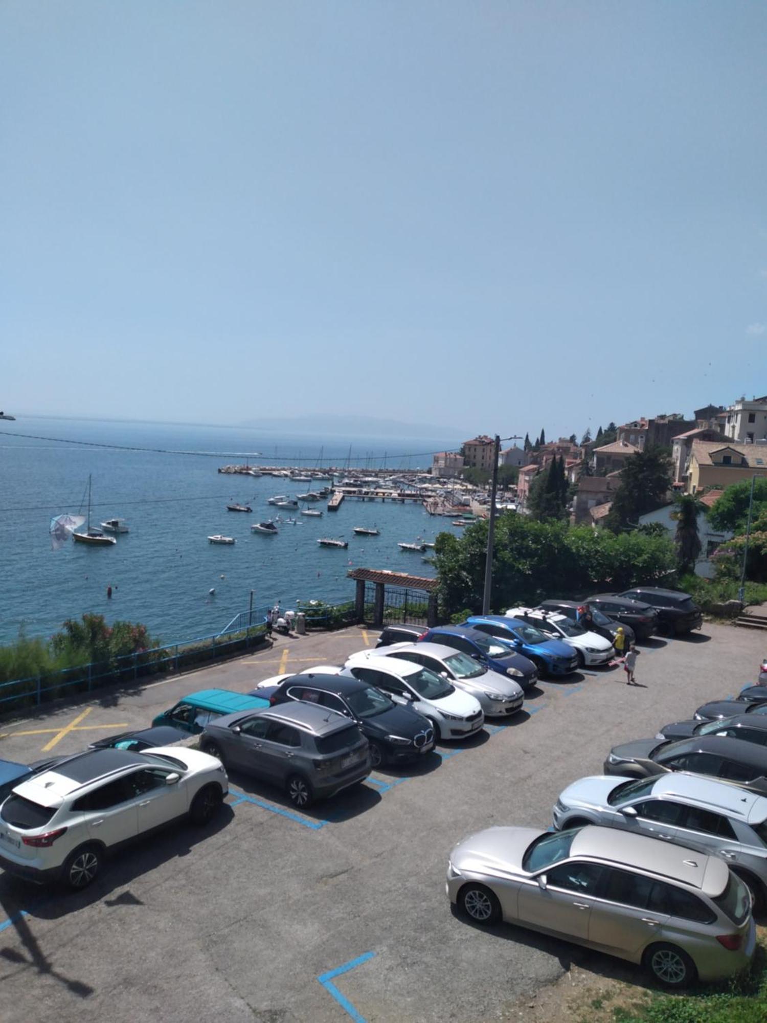 Apartment Zlatko , Ten Steps To The Sea Opatija Exteriör bild
